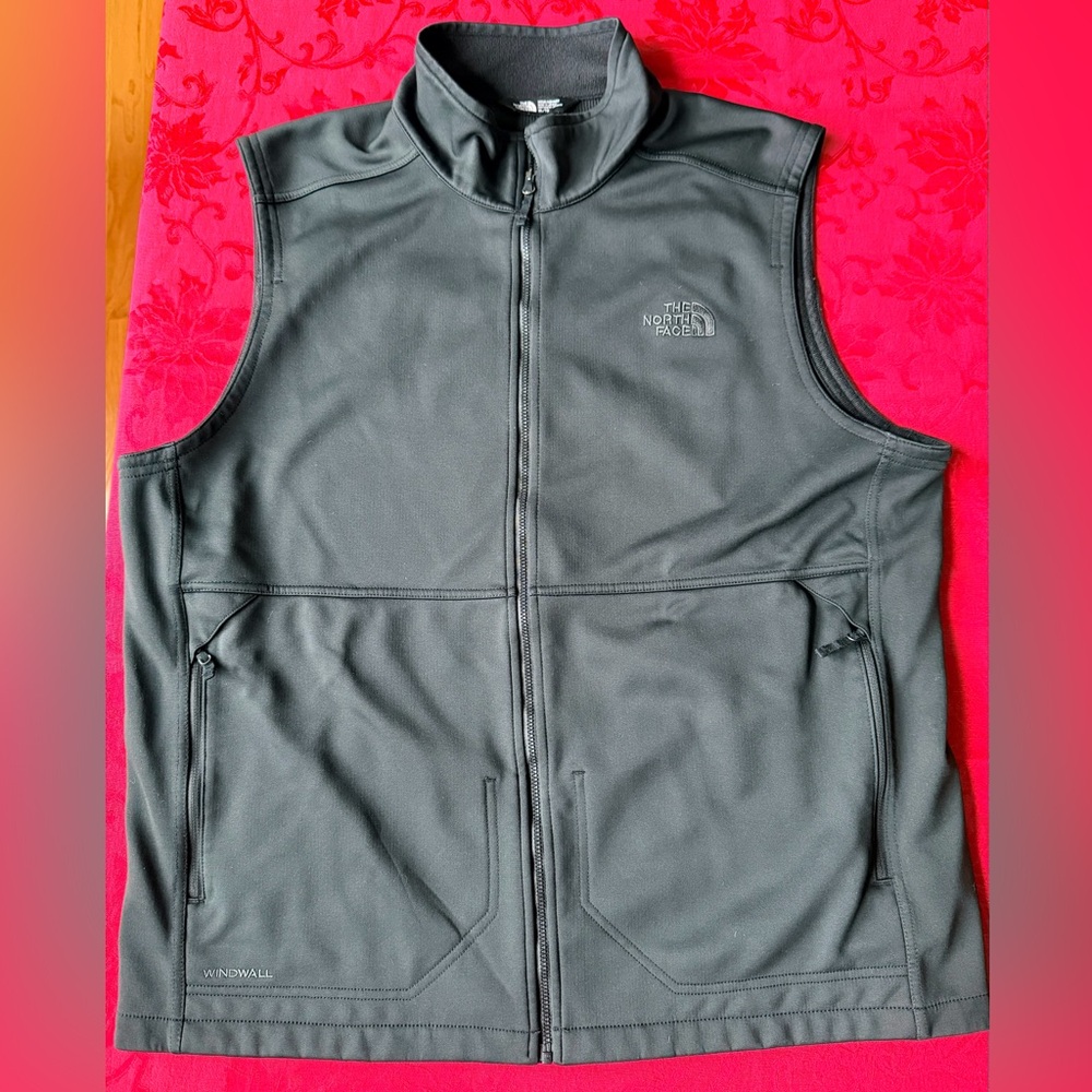 The North Face Men's Black WindWall Vest Size XL